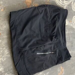 Athleta Trekked North Short. Women’s Size 6